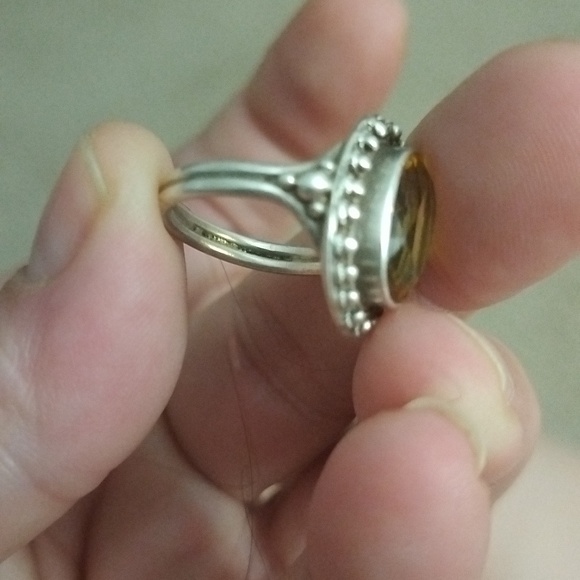Vtg. Sterling silver and yellow topaz ring size 6 - Picture 5 of 7
